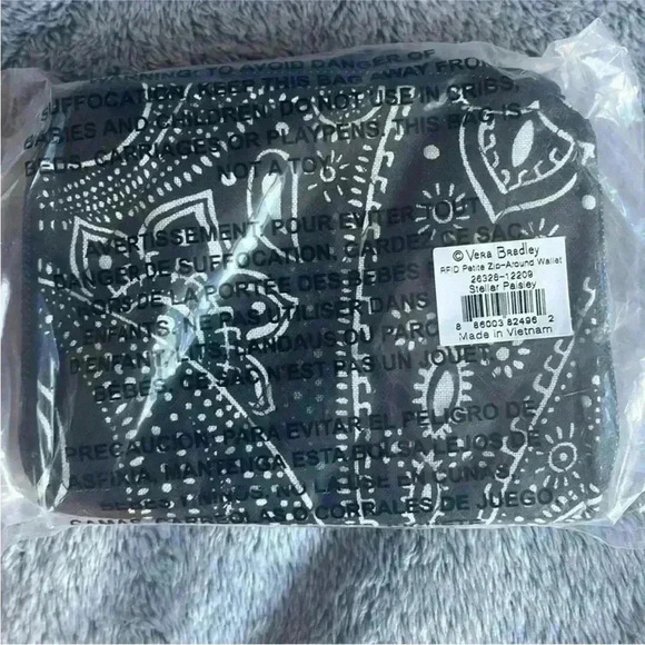 Vera Bradley RFID Petite Zip-Around Wallet in Cotton Stellar Paisley NWT - Picture 3 of 4